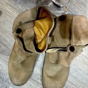 Birkenstock Size 40 Tan Suede Ankle Boots Worn Once